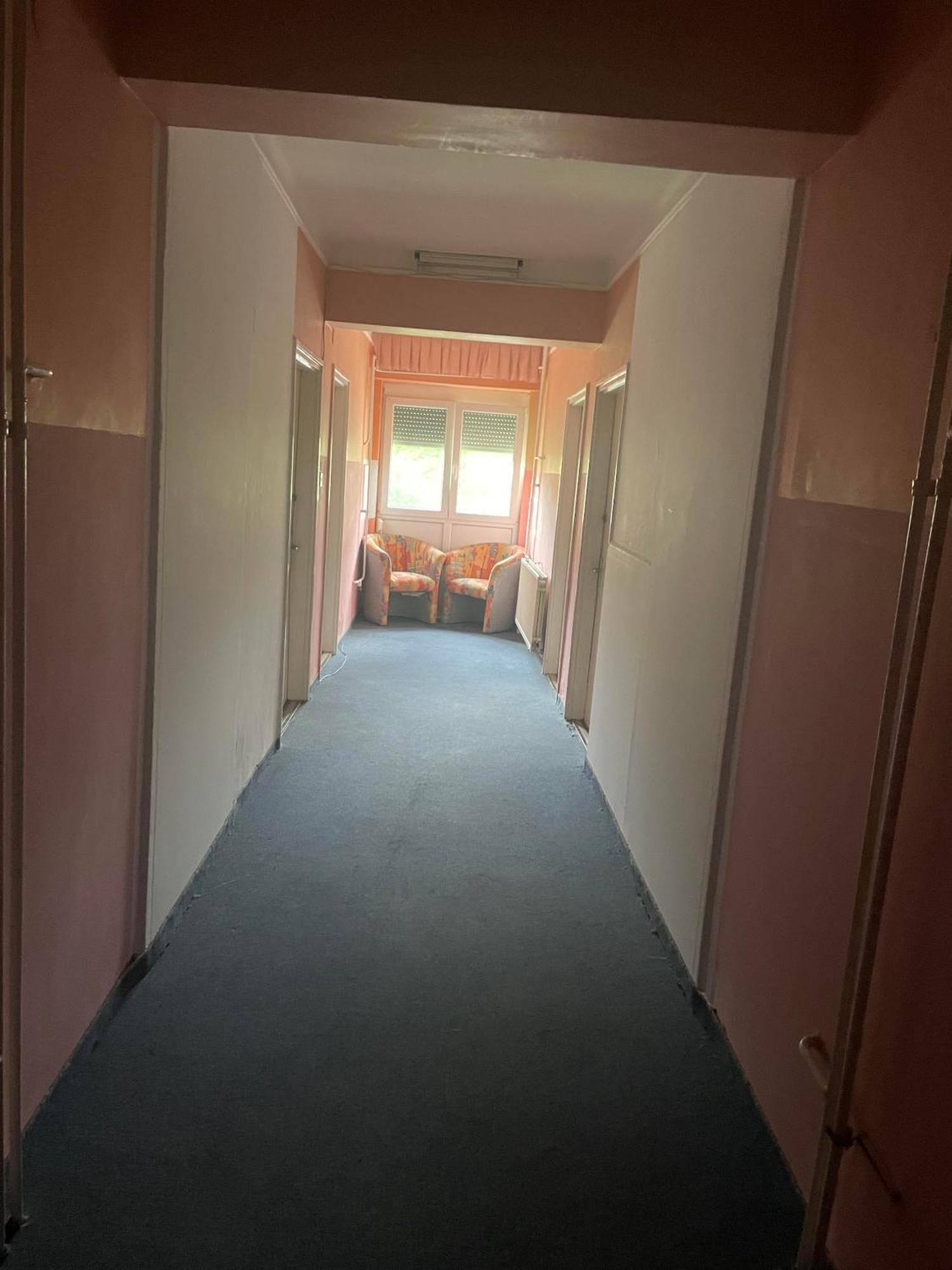 Hotel Tifani Szallo à Balatonlelle Extérieur photo