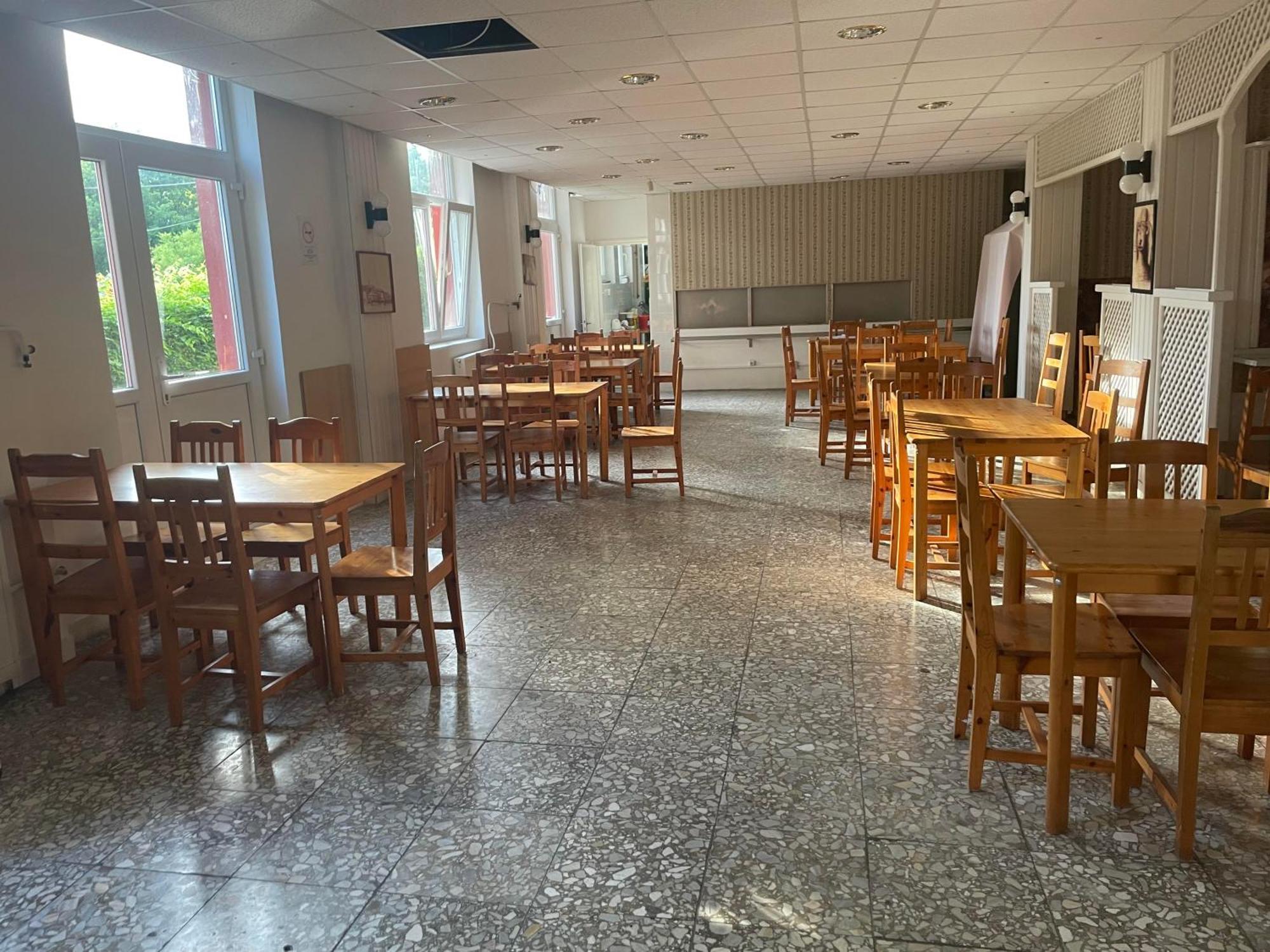 Hotel Tifani Szallo à Balatonlelle Extérieur photo